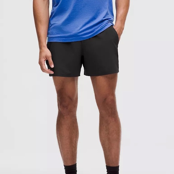 Lululemon Pace Breaker Linerless Short 5" in Black - Picture 1 of 8